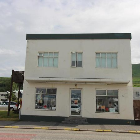 Husavik Apartments Bagian luar foto